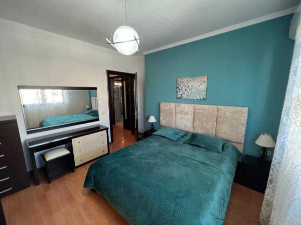 Tirane, jepet me qera apartament 2+1 Kati 5, 900 € 