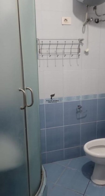 Tirane, jepet me qera apartament 2+1+Ballkon Kati 2, 100 m² 450 € 