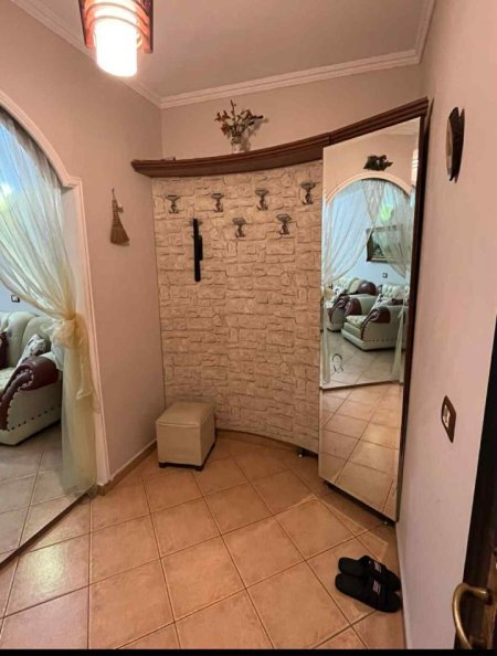Tirane, jepet me qera apartament 2+1+Ballkon Kati 2, 85 m² 700 € (TE 21 DHJETORI)