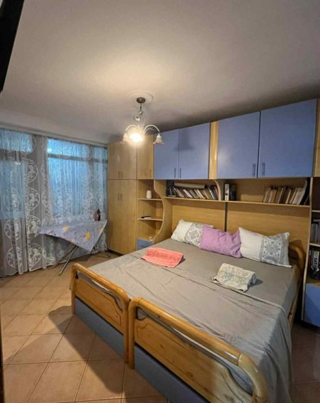 Tirane, jepet me qera apartament 2+1+Ballkon Kati 2, 85 m² 700 € (TE 21 DHJETORI)