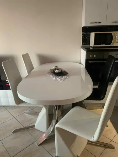 Tirane, jepet me qera apartament 2+1+Ballkon Kati 8, 90 m² 550 € (STIR AFER RESIDENCA KLENSI)