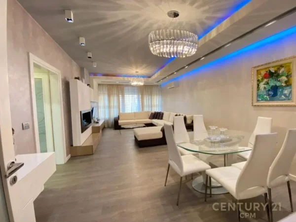 Tirane, jepet me qera apartament 2+1 Kati 5, 120 m² 1.500 € (BLLOK)