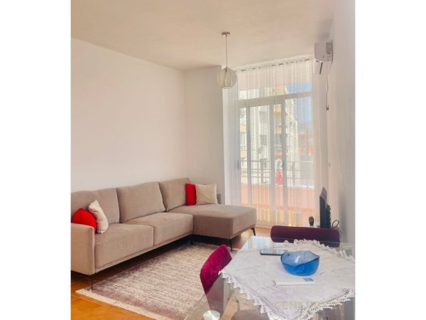Tirane, jepet me qera apartament 1+1 Kati 7, 70 m² 450 € (Astir)