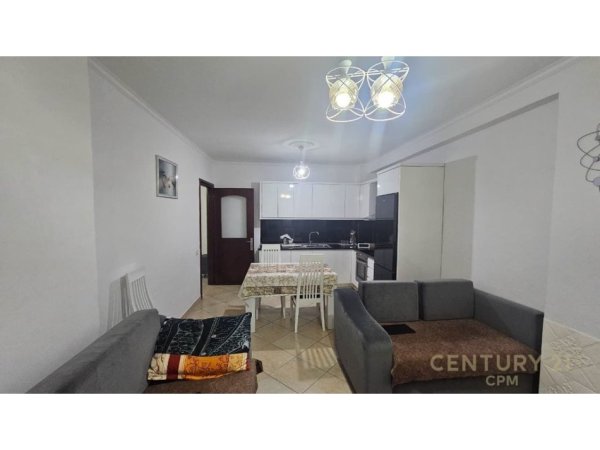 Tirane, shitet apartament 2+1 Kati 3, 102 m² 135.000 € (Fresku)
