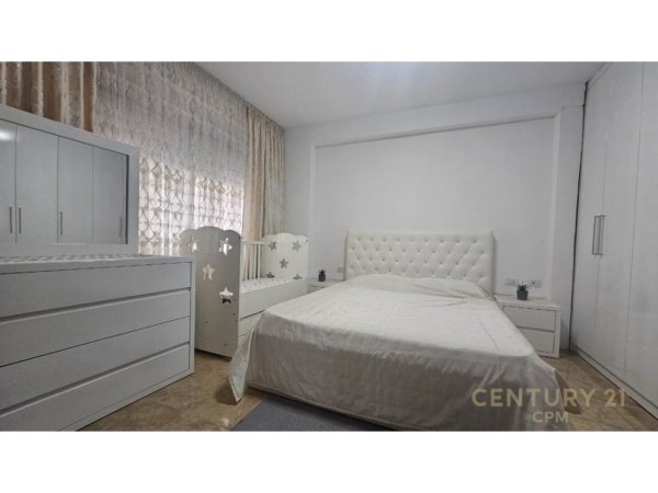 Tirane, shitet apartament 2+1 Kati 3, 102 m² 135.000 € (Fresku)