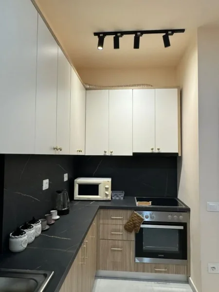 Tirane, jepet me qera apartament 1+1+Ballkon Kati 3, 70 m² 600 € (rruga e dibres prane viles gold)