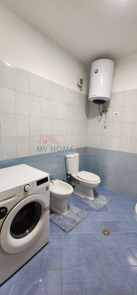 Tirane, jepet me qera apartament 2+1+Ballkon Kati 4, 100 m² 550 € (Unaza e Re)