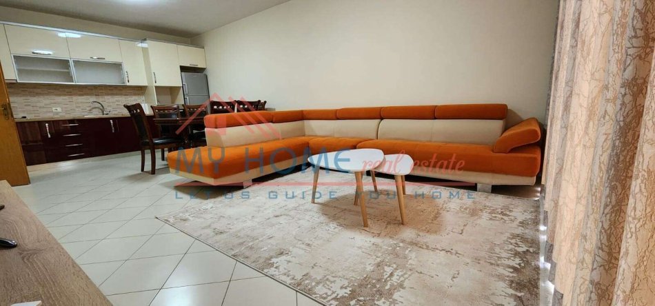Tirane, jepet me qera apartament 2+1+Ballkon Kati 4, 100 m² 550 € (Unaza e Re)