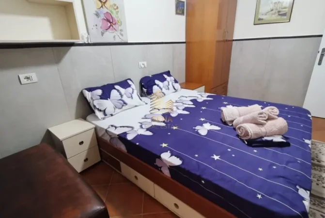 Tirane, jepet me qera shtepi 1+1 Kati 1, 55 m² 430 € (Bulevardi i Ri)
