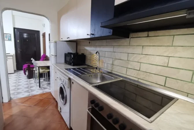 Tirane, jepet me qera shtepi 1+1 Kati 1, 55 m² 430 € (Bulevardi i Ri)