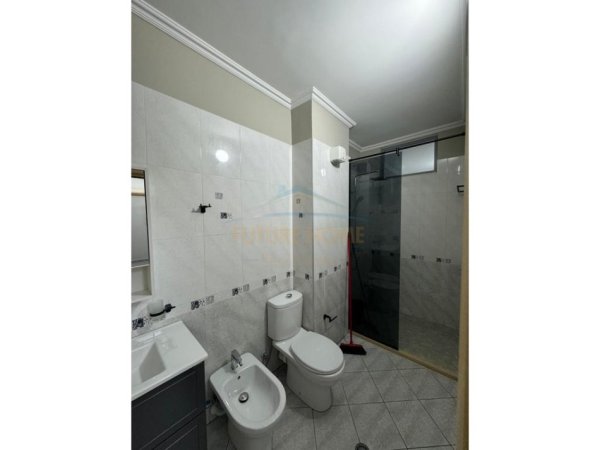 Tirane, jepet me qera apartament 1+1 Kati 4, 75 m² 450 € 