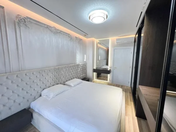 Tirane, jepet me qera apartament 2+1+Ballkon Kati 4, 117 m² 1.000 € (Oasis Residence)