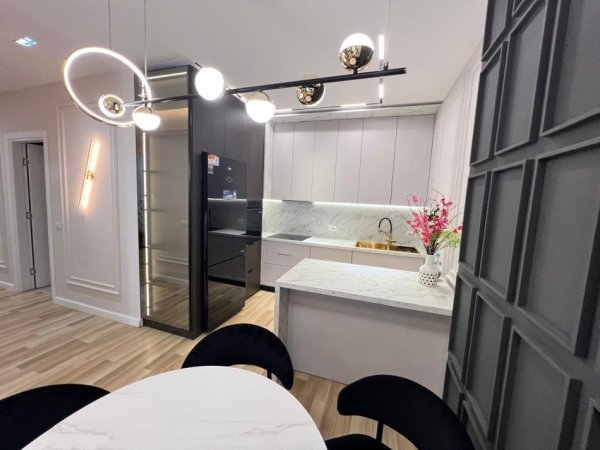 Tirane, jepet me qera apartament 2+1+Ballkon Kati 4, 117 m² 1.000 € (Oasis Residence)