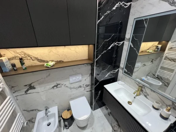 Tirane, jepet me qera apartament 2+1+Ballkon Kati 4, 117 m² 1.000 € (Oasis Residence)