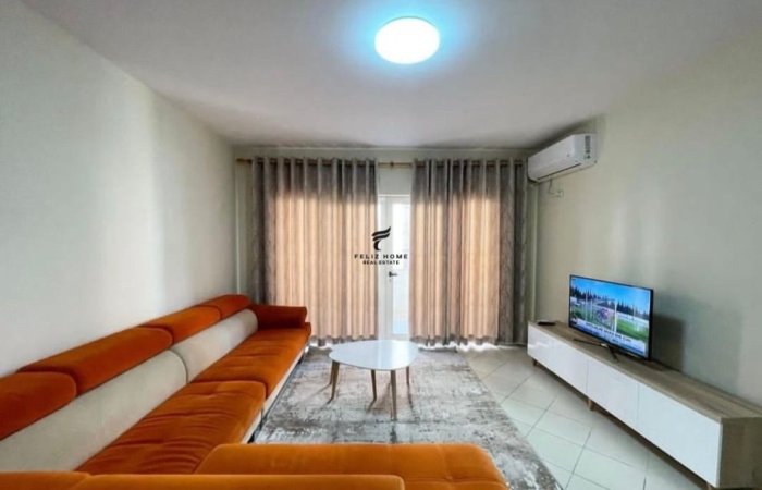 Tirane, jepet me qera apartament 2+1+Ballkon Kati 4, 110 m² 500 € 