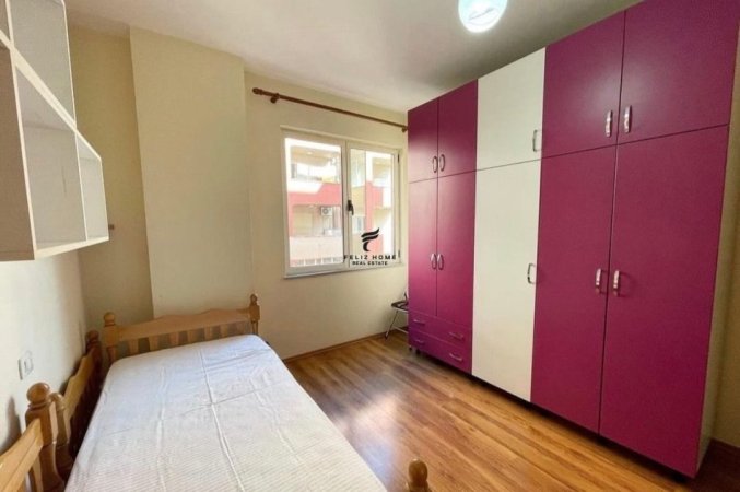Tirane, jepet me qera apartament 2+1+Ballkon Kati 4, 110 m² 500 € 