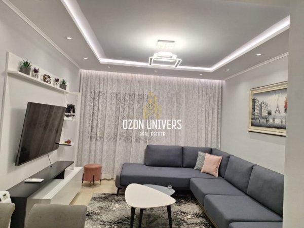 Tirane, shitet apartament 2+1+Ballkon Kati 2, 96 m² 225.000 € (Kopshti Botanik, pranë Xhamisë)