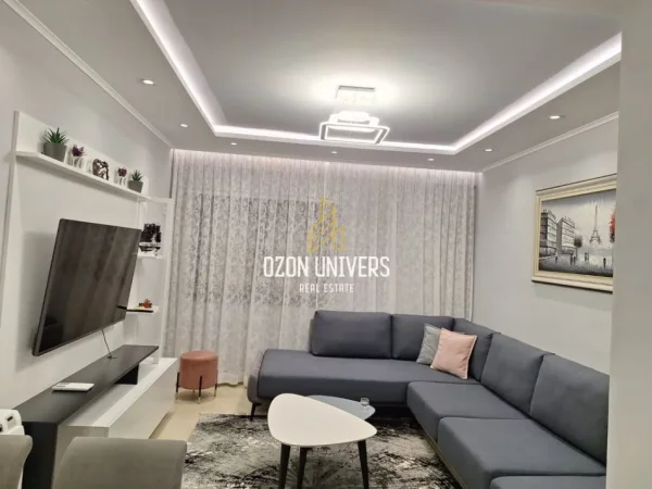 Tirane, shitet apartament 2+1+Ballkon Kati 2, 96 m² 225.000 € (Kopshti Botanik, pranë Xhamisë)