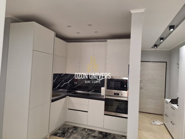 Tirane, shitet apartament 2+1+Ballkon Kati 2, 96 m² 225.000 € (Kopshti Botanik, pranë Xhamisë)