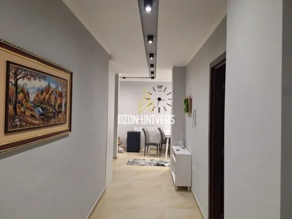 Tirane, shitet apartament 2+1+Ballkon Kati 2, 96 m² 225.000 € (Kopshti Botanik, pranë Xhamisë)