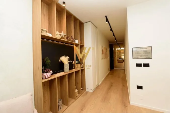 Vlore, shitet apartament 2+1+Ballkon Kati 10, 117 m² 351.000 € (LUNGOMARE)