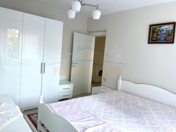 Tirane, jepet me qera apartament 3+1+Ballkon Kati 5, 750 € 