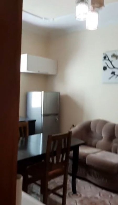 Tirane, jepet me qera apartament 2+1+Ballkon Kati 2, 105 m² 400 € (Rruga gjon mili , rruga siri kodra)