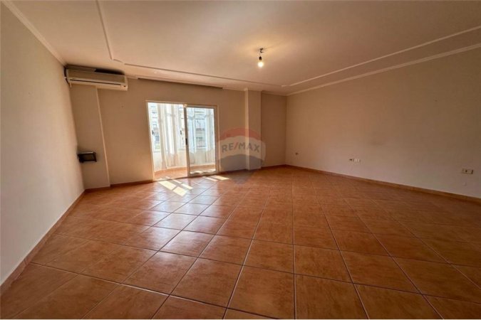 Tirane, jepet me qera Kati 3, 180 m² 1.800 € (Sheshi Willson)