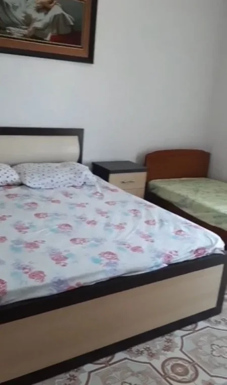 Tirane, jepet me qera apartament 2+1+Ballkon Kati 2, 105 m² 400 € (Rruga gjon mili , rruga siri kodra)