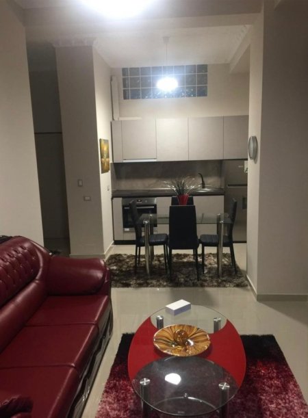 Tirane, jepet me qera apartament 1+1 Kati 2, 70 m² 490 € (Pazari i Ri)