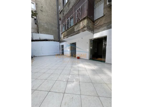 Tirane, jepet me qera ambjent biznesi Kati 0, 91 m² 1.200 € (Rruga &quot;Gjik Kuqali&quot; pranë Stadiumit Dinamo.)
