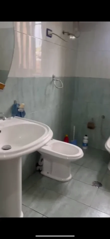 Tirane, jepet me qera nga Pronari, pa-komision shtepi 2+1+Ballkon Kati 1, 120 m² 350 € (Rruga Jorgo Panajoti)