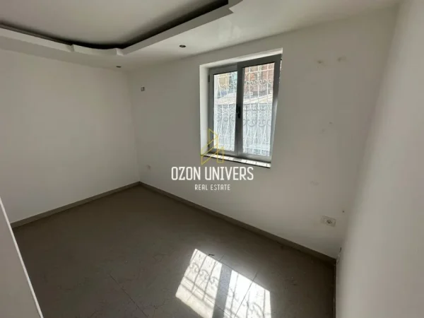 Tirane, jepet me qera ambjent biznesi Kati 0, 100 m² 800 € (rruge durrsi)