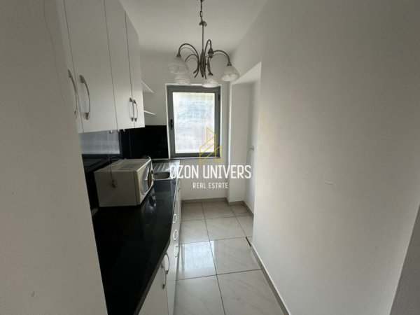 Tirane, jepet me qera ambjent biznesi Kati 0, 100 m² 800 € (rruge durrsi)