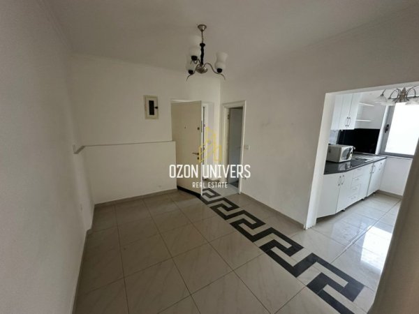 Tirane, jepet me qera ambjent biznesi Kati 0, 100 m² 800 € (rruge durrsi)