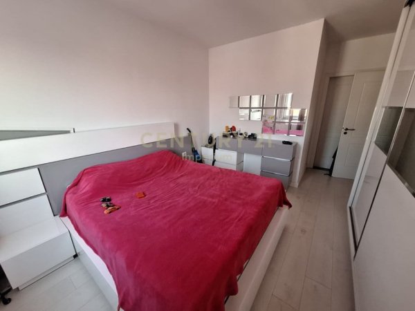 Tirane, shitet apartament 2+1+Ballkon Kati 8, 97 m² 145.000 € 