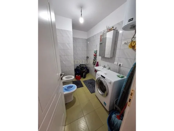 Tirane, shitet apartament 2+1+Ballkon Kati 8, 97 m² 145.000 € 