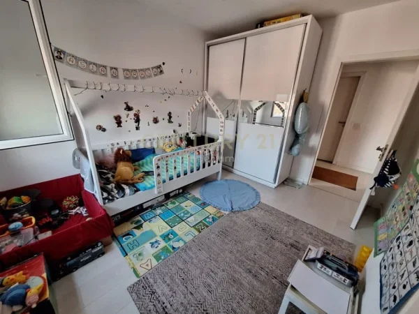 Tirane, shitet apartament 2+1+Ballkon Kati 8, 97 m² 145.000 € 