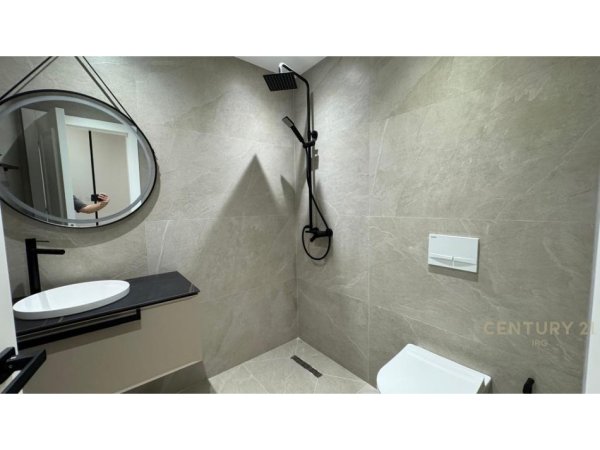 Tirane, jepet me qera apartament 2+1+Aneks+Ballkon Kati 4, 130 m² 1.500 € (Rr. Kodra e Diellit)