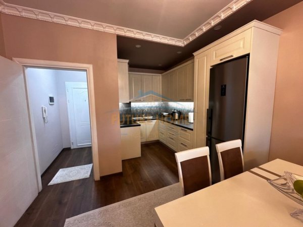 Tirane, shitet apartament 3+1 Kati 8, 112 m² 168.000 € (Vila L)