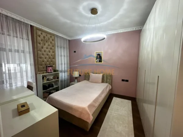 Tirane, shitet apartament 3+1 Kati 8, 112 m² 168.000 € (Vila L)
