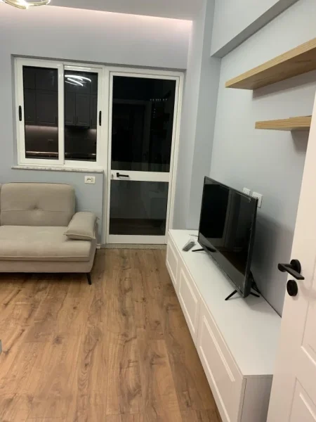Tirane, jepet me qera apartament 2+1 Kati 3, 70 m² 700 € (Don Bosko)