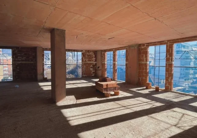Tirane, shitet zyre Kati 5, 1.200.000 € 