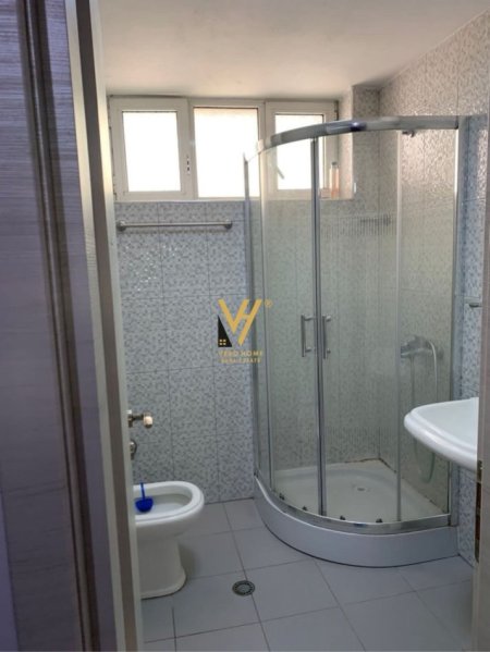 Tirane, jepet me qera apartament 1+1+Ballkon Kati 3, 65 m² 600 € (MYSLYM SHYRI)