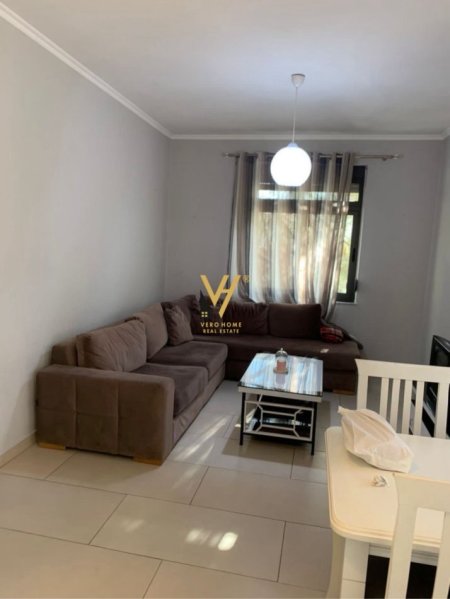 Tirane, jepet me qera apartament 1+1+Ballkon Kati 3, 65 m² 600 € (MYSLYM SHYRI)