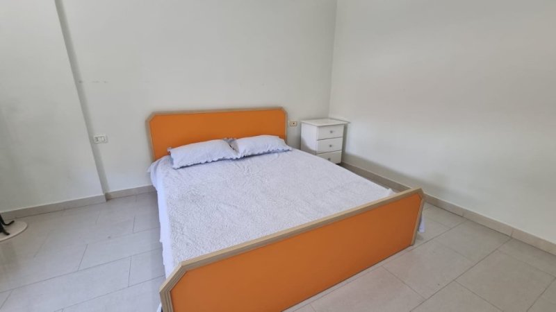 Tirane, jepet me qera apartament 1+1+Ballkon Kati 5, 65 m² 400 € (miell tirana)