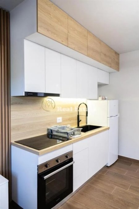 Tirane, jepet me qera apartament 1+1 Kati 2, 50 m² 400 € (Liqeni i Farkes)