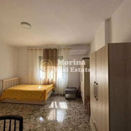 Tirane, jepet me qera apartament 1+1 Kati 1, 75 m² 500 € (Medrese)