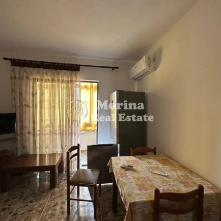 Tirane, jepet me qera apartament 1+1 Kati 1, 75 m² 500 € (Medrese)