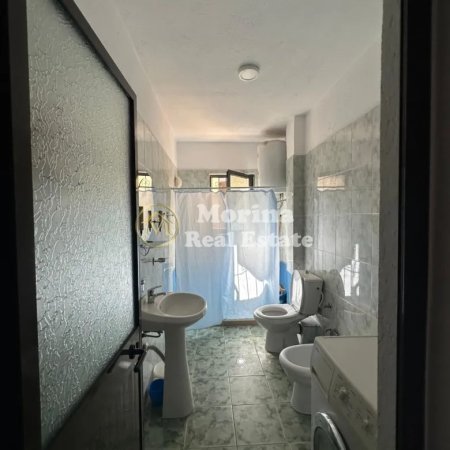 Tirane, jepet me qera apartament 1+1 Kati 1, 75 m² 500 € (Medrese)